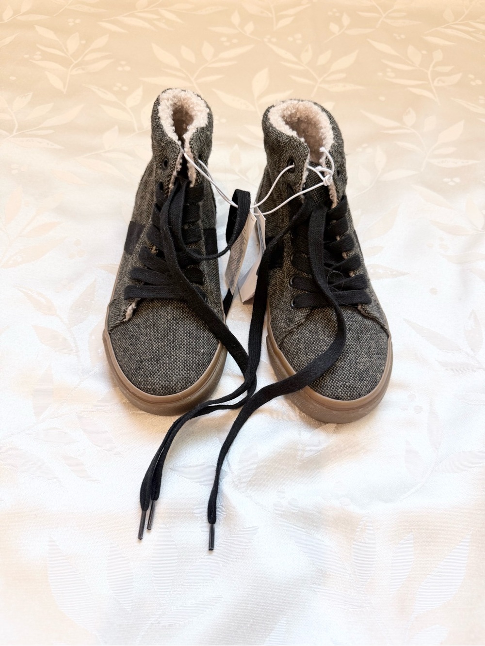 NWT Old Navy Gray High-Top Kids Boots with Faux Fur Lining